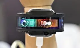 تلفن همراه پوشیدنی هم رونمایی شد!+ تصاویر