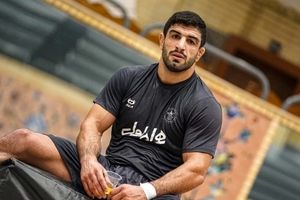 مصدومیت شدید کامران قاسمپور در فرودگاه امام/ ویدئو