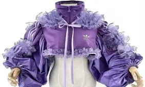 طراح ژاپنی با گرمکن ورزشی آدیداس سه خط؛ لباس عروس و مهمانی معرفی کرد