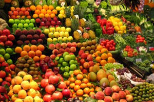 علت گرانی بعضی میوه‌ها،کمبود بارندگی قبل از عید و سرمازدگی بعد از عید است