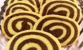 طرز تهیه کوکی حلزونی دورنگ
