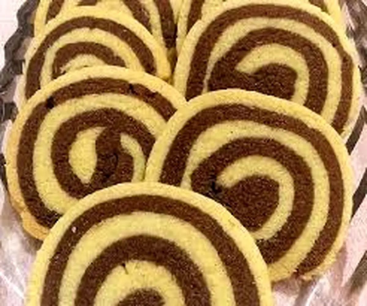 طرز تهیه کوکی حلزونی دورنگ
