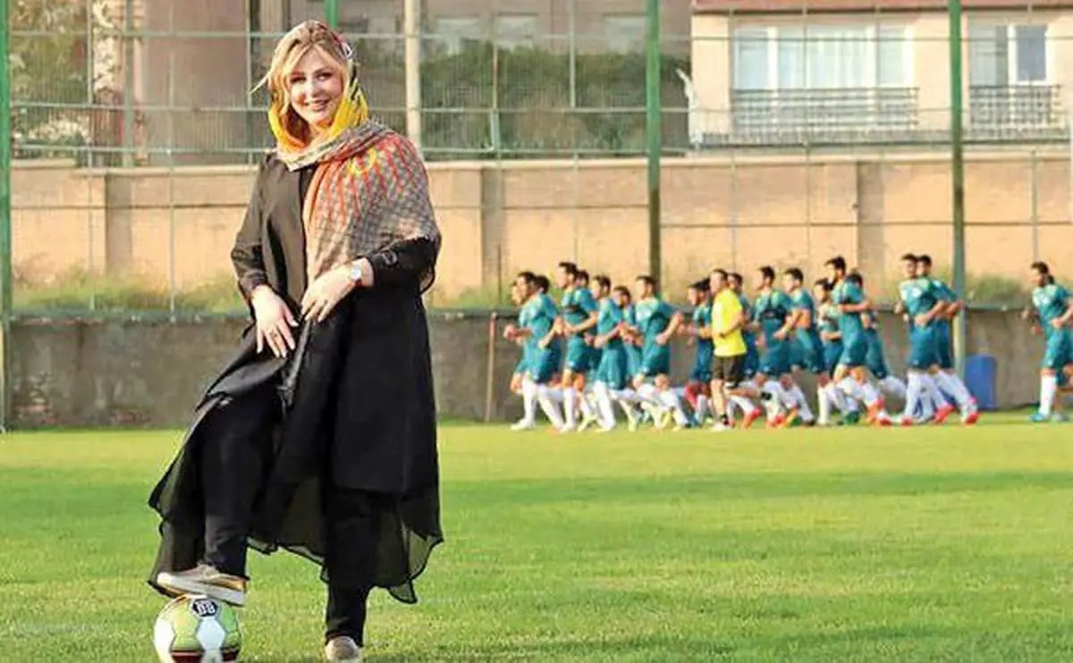 بازیگر خانم در تمرین تیم فوتبال لیگ یکی