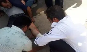 قطع پای کارگر جوان بر اثر فروریختن صدها لوله آب + تصاویر