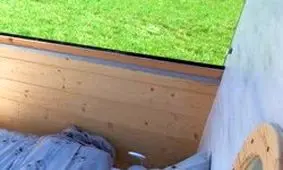 خانه‌ای با سقف کشویی در زیر آسمان ساخته شد