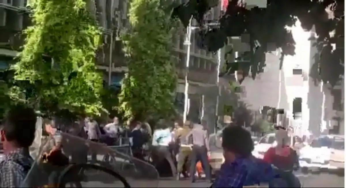 روایت خانواده مرد خودسوزی کرده مقابل شهرداری/ گفته‌اند مصاحبه نکنیم، موضوع امنیت ملی است!