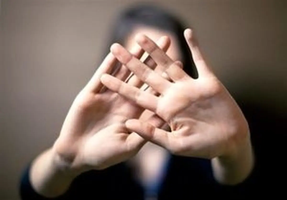 اذیت و آزار دختر جوان در آتلیه عکاس شیطان صفت