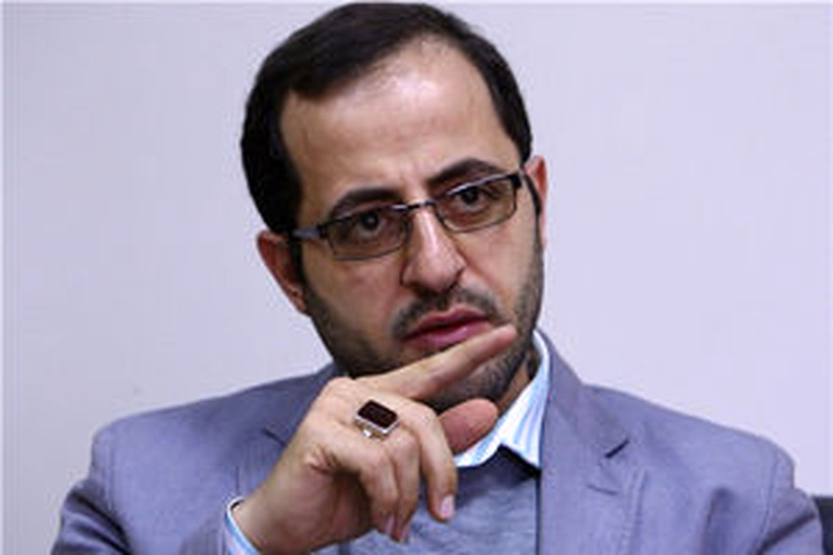 فاضل نظری در صدر پرفروشترین دفتر شعرهای دهه ۹۰