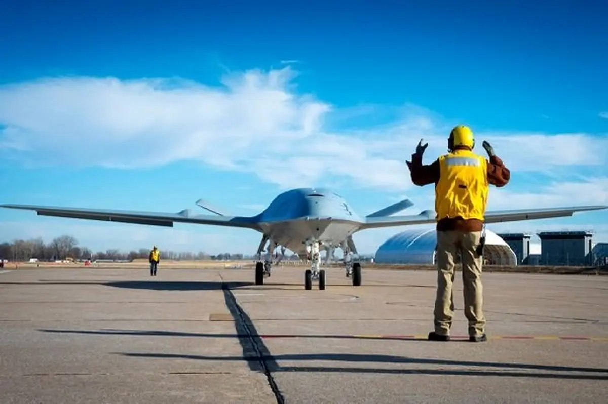 بوئینگ هواپیماهای رباتیک بدون سرنشین سوخت رسان می سازد