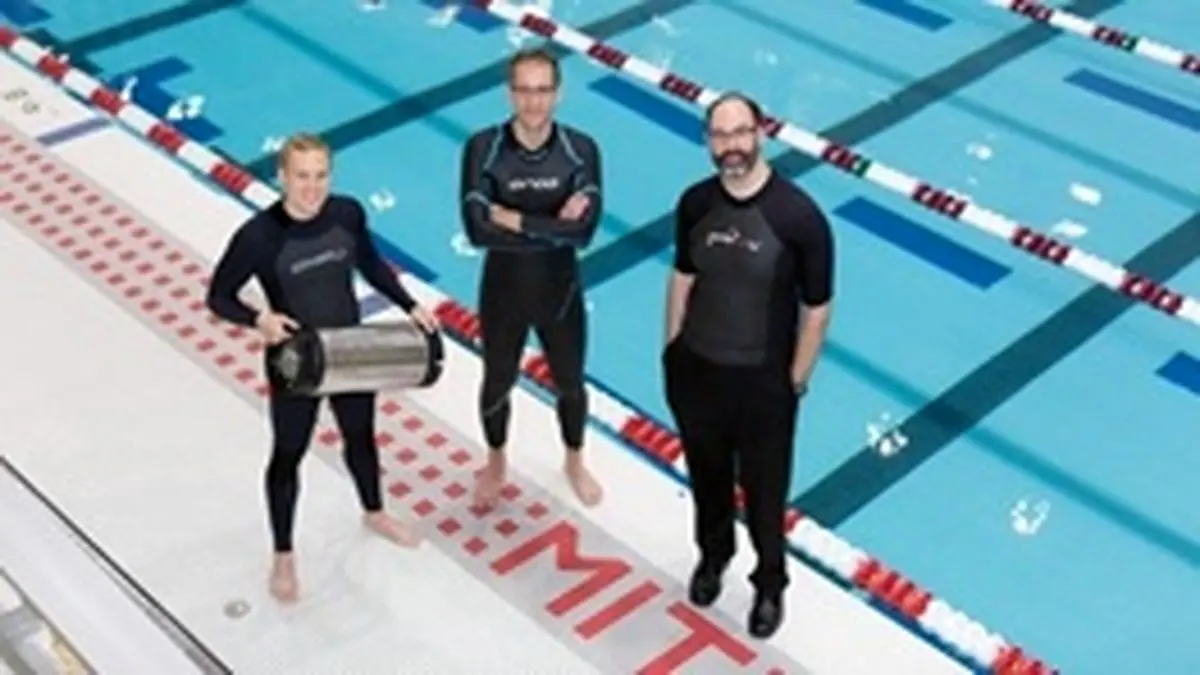 لباس جدید شنا ضد سرما ساخت محققان ام‌آی‌تی