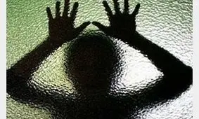 تجاوز پدر به دختر 14 ساله اش جلوی دوربین!