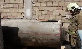 انفجار تانکر فلزی ۲۰۰۰ لیتری آب باعث مصدومیت مرد جوان + تصاویر