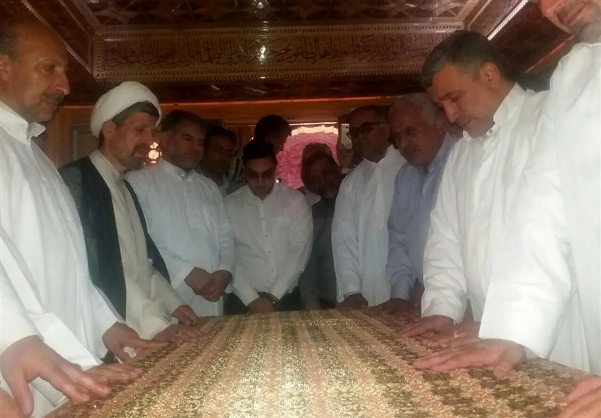 آستان سلطان علی محمد باقر(ع) غبار‌روبی شد