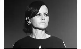 مشروبات الکلی زن خواننده را در وان حمام غرق کرد