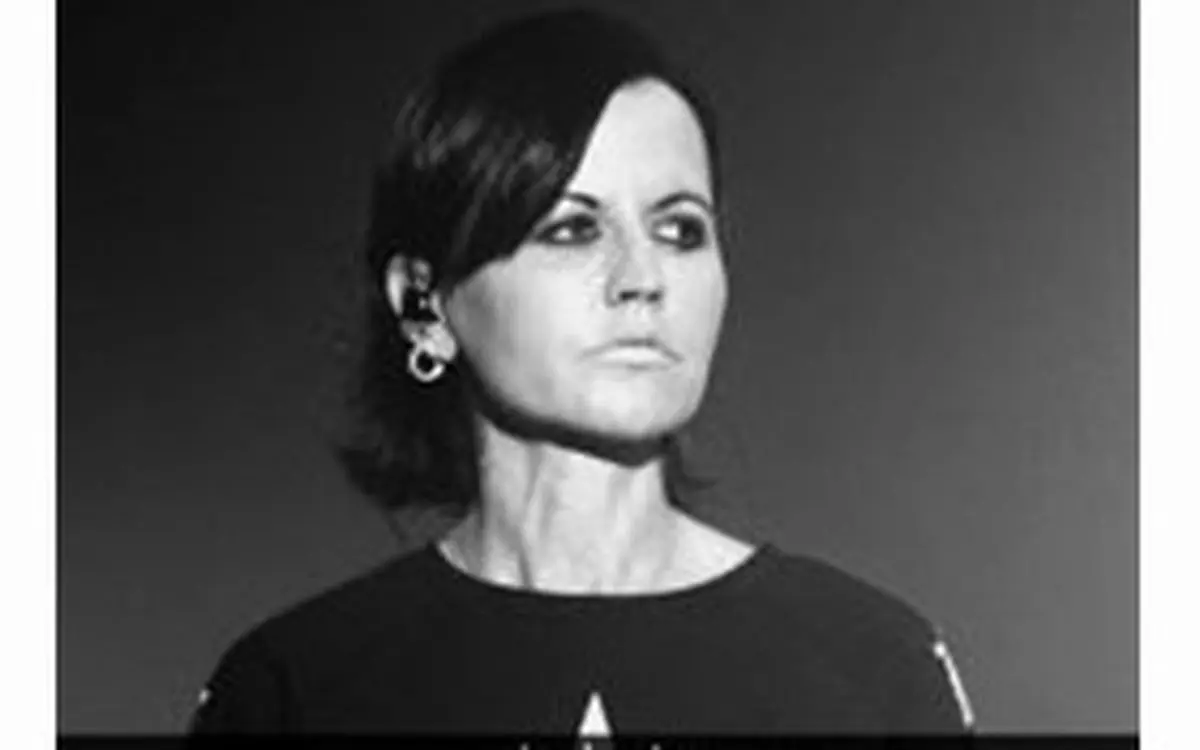 مشروبات الکلی زن خواننده را در وان حمام غرق کرد