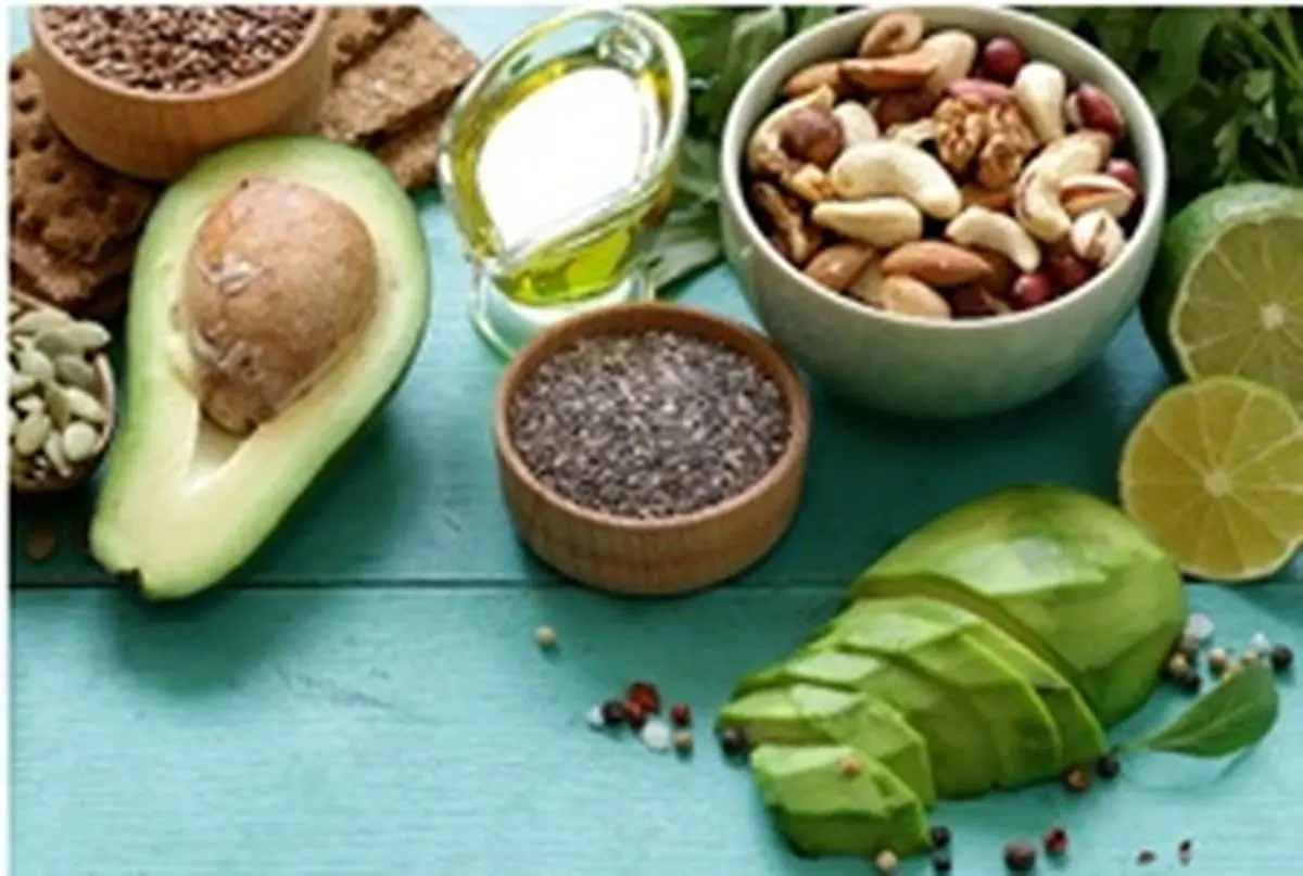 ۱۲ گزینه غذایی برای داشتن پوستی شفاف