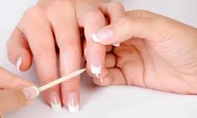 آموزش مانیکور ناخن را مشاهده کنید