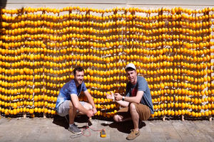 ساخت یک باتری پرقدرت با 1200 لیمو!