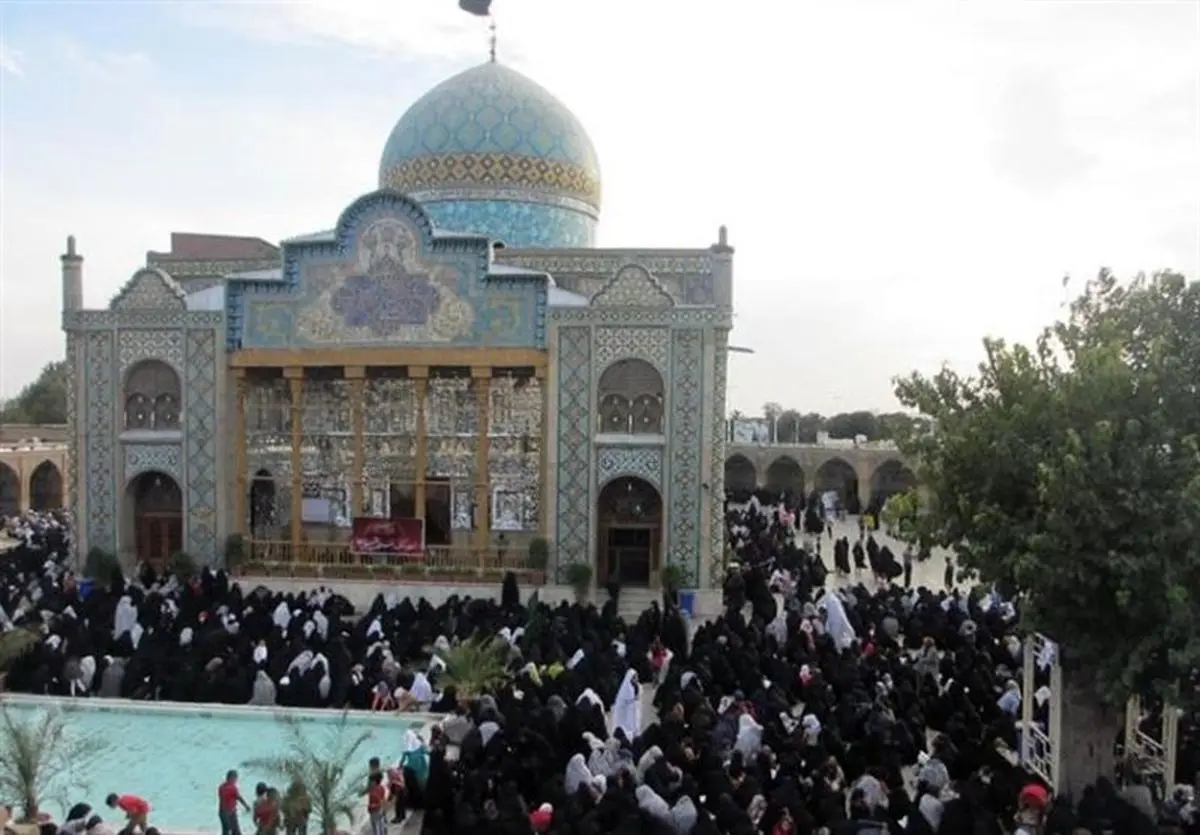 ‌پرچم امامزاده حسین(ع) قزوین به رنگ عزا درآمد