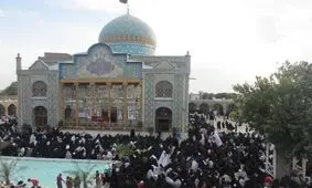 ‌پرچم امامزاده حسین(ع) قزوین به رنگ عزا درآمد