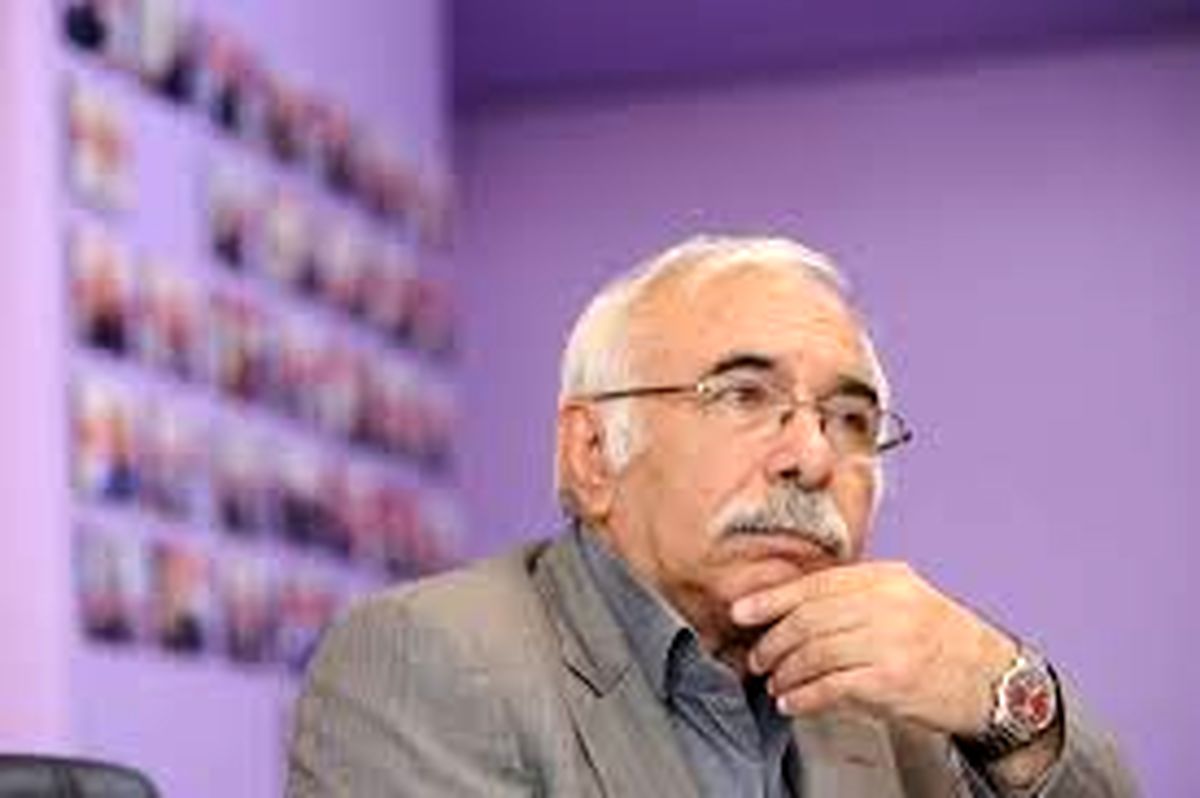 انتقاد تند از ترانههای سخیف خوانندگان جوان پاپ: واقعا به اینها که میخوانید، میگویید "شعر"؟!