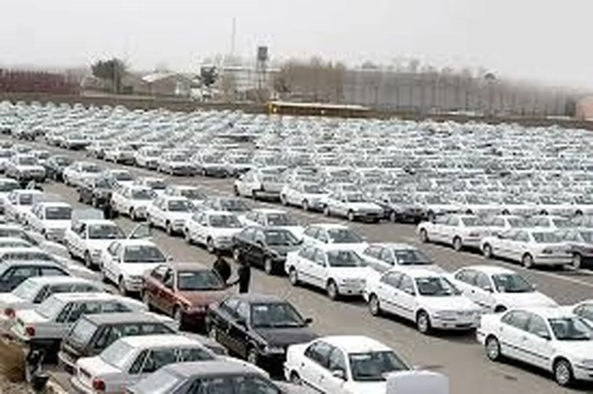 فیلم/ احتکار ۸۰۰ دستگاه کامیونت و مینی‌بوس در قزوین