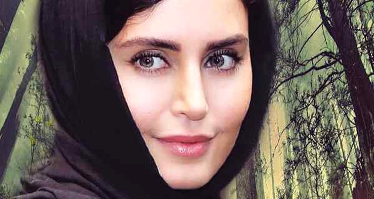 الناز شاکردوست در حال رنگکاری ساختمان! / عکس