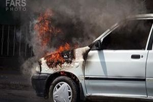 آتش‌سوزی خودرو در پی مشاجره لفظی سرنشین با راننده