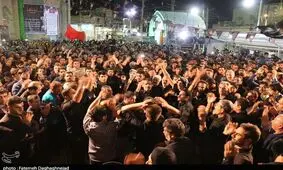 پرچم عزای امام حسین (ع) بر گنبد آستان سبزقبا(ع) به اهتزاز درآمد+تصاویر