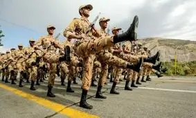 اجرای طرح سرباز اختیاری صحت ندارد/ مجلس به فکر اجرای قانون فعلی و افزایش حقوق سربازان باشد