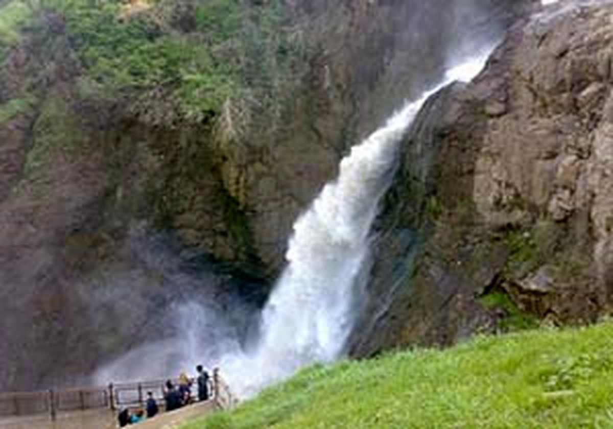 آبشار "شلماش" سردشت به‌روایت تصویر‌