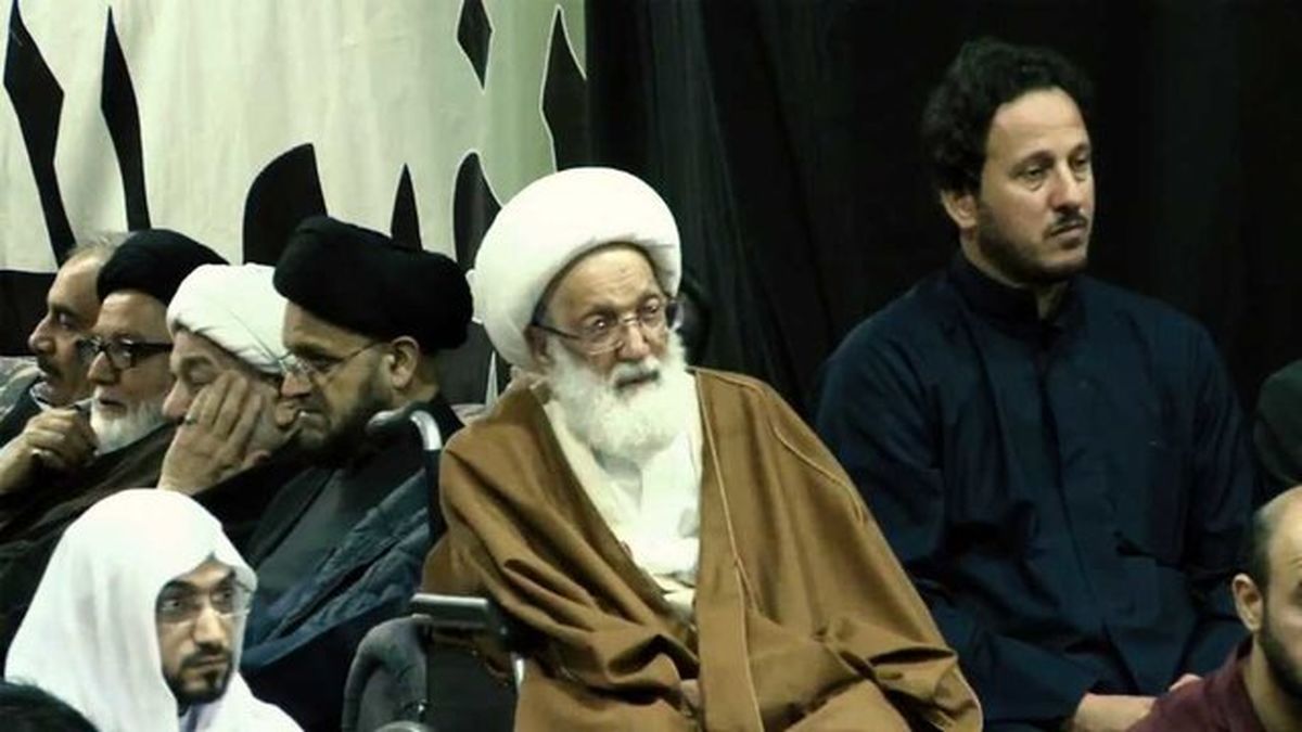 حضور آیتالله عیسی قاسم در مراسم عزاداری امام حسین (ع) در لندن