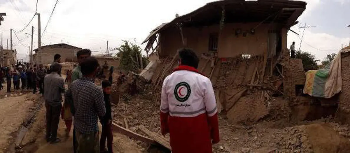 ریزش ساختمان نیمه کاره در آزادشهر و مصدومیت 5 نفر