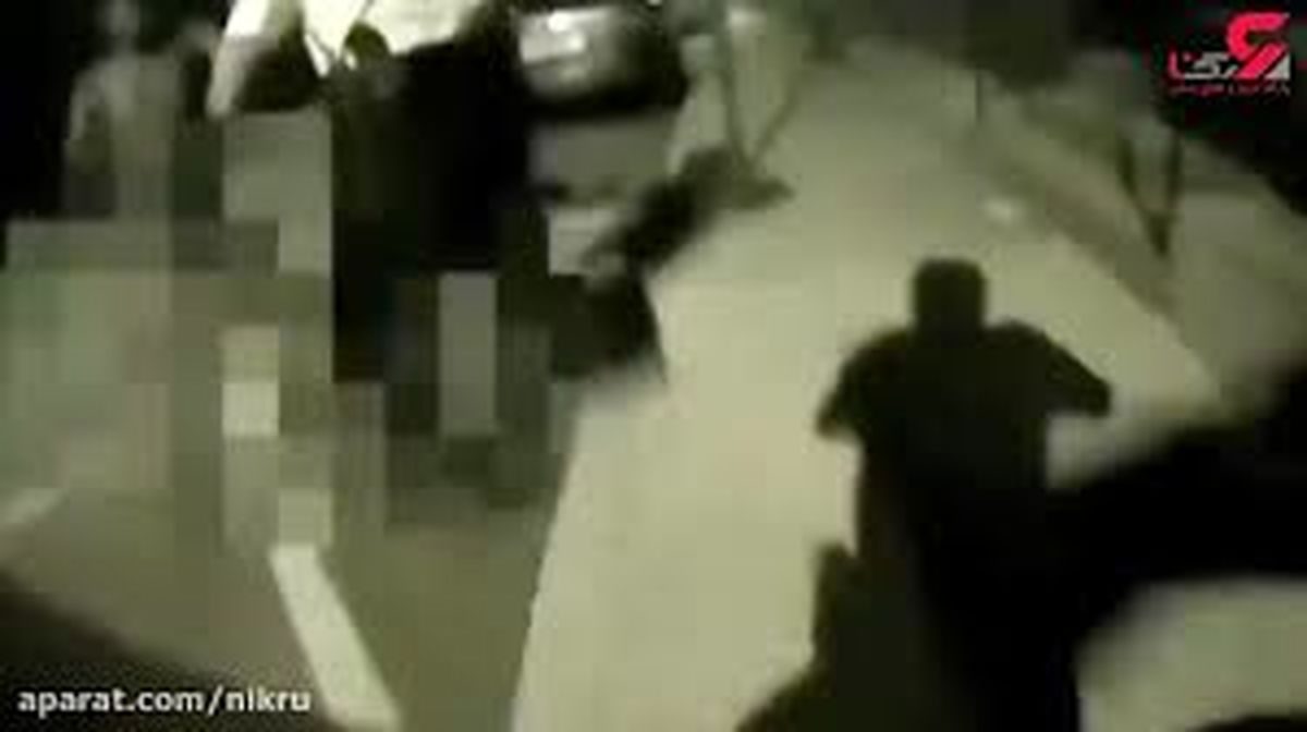 دستگیری مرد بدون لباس توسط گشت شب پلیس + فیلم