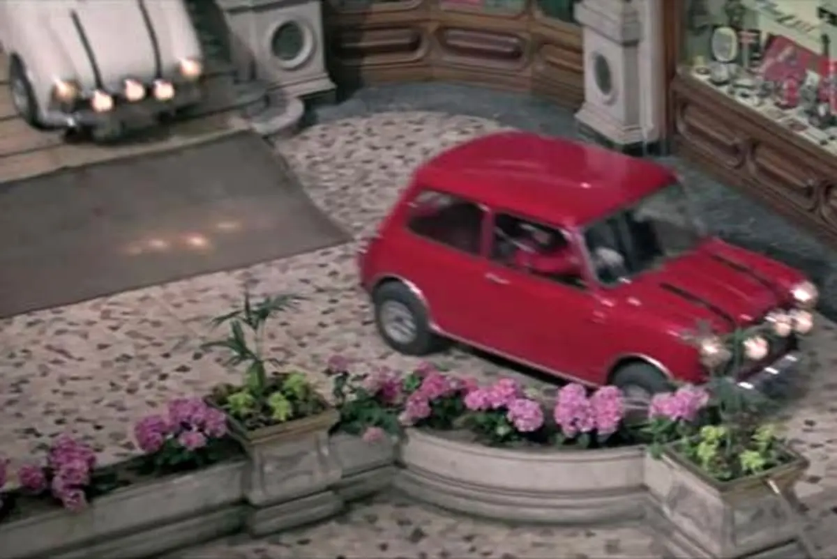 تعقیب و گریز دیدنی پسر جوان و پلیس + فیلم