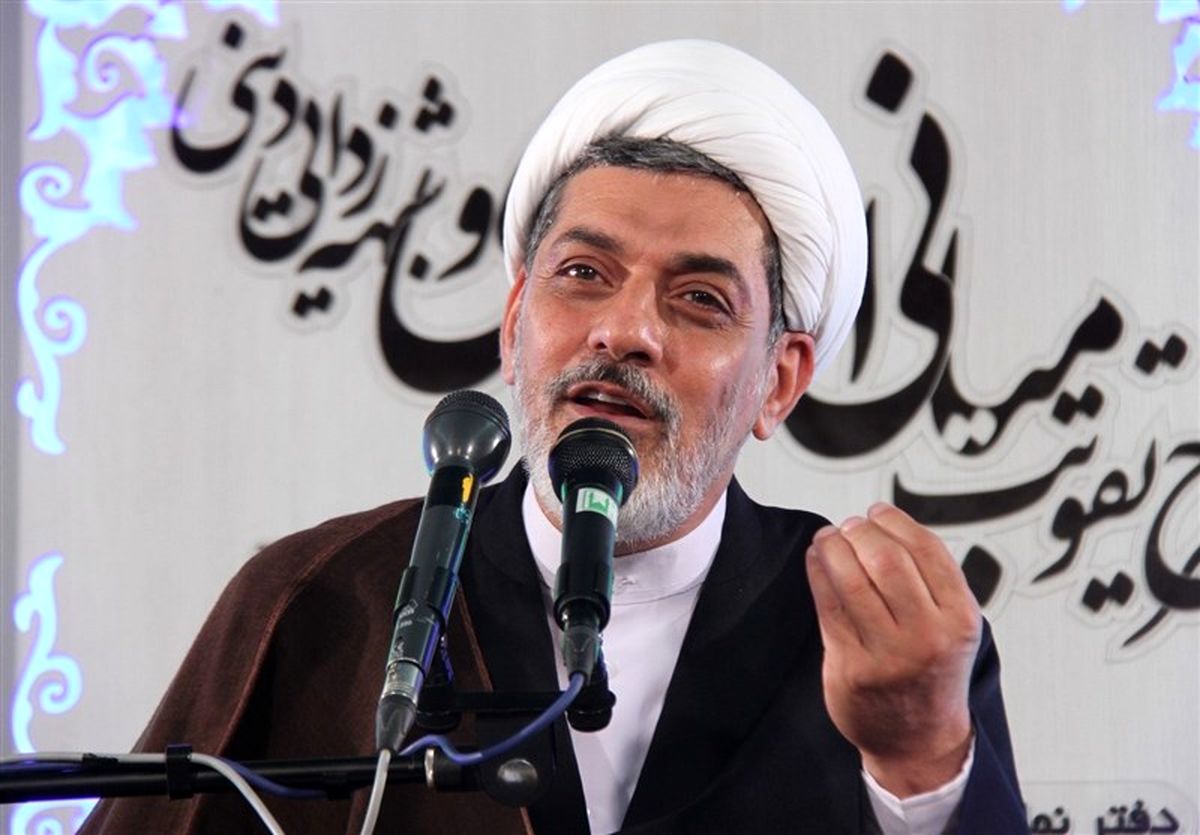 کسانی که برای نجات جان مردم از آب و آتش خود را به خطر بیندازند پاداش شهید را دارند
