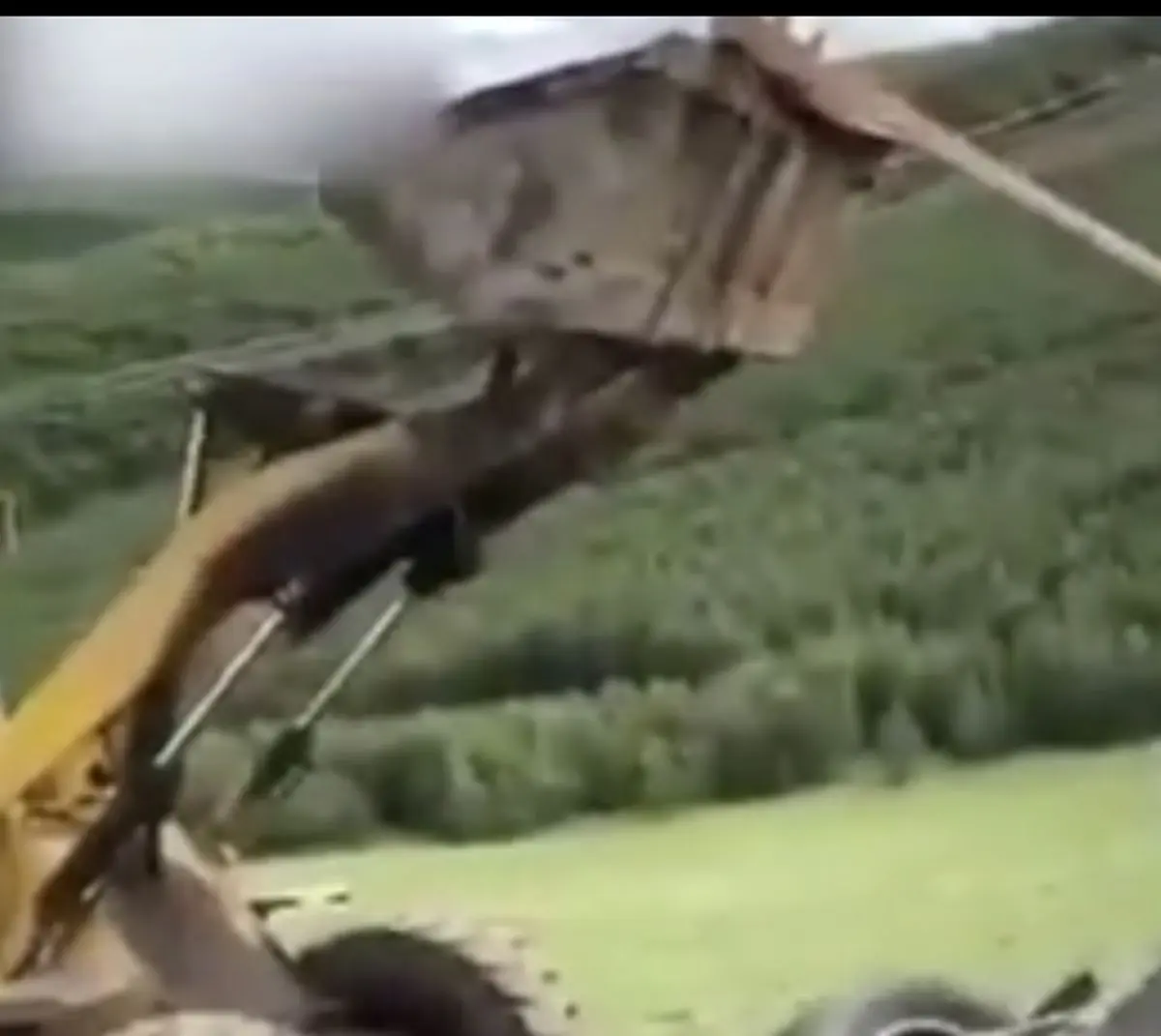 امداد رسانی به خودروی واژگون شده به سبک پت و مت