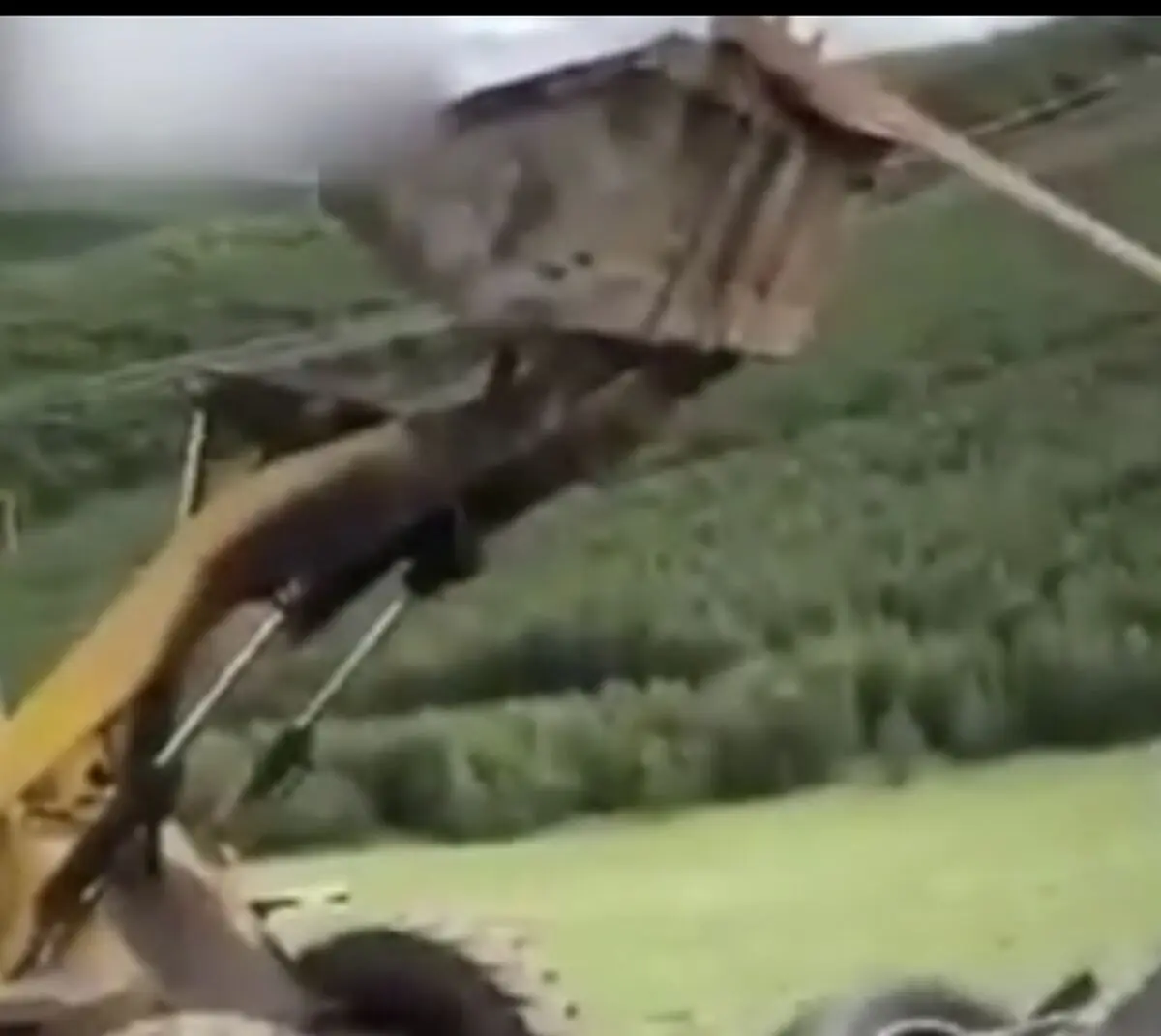 امداد رسانی به خودروی واژگون شده به سبک پت و مت