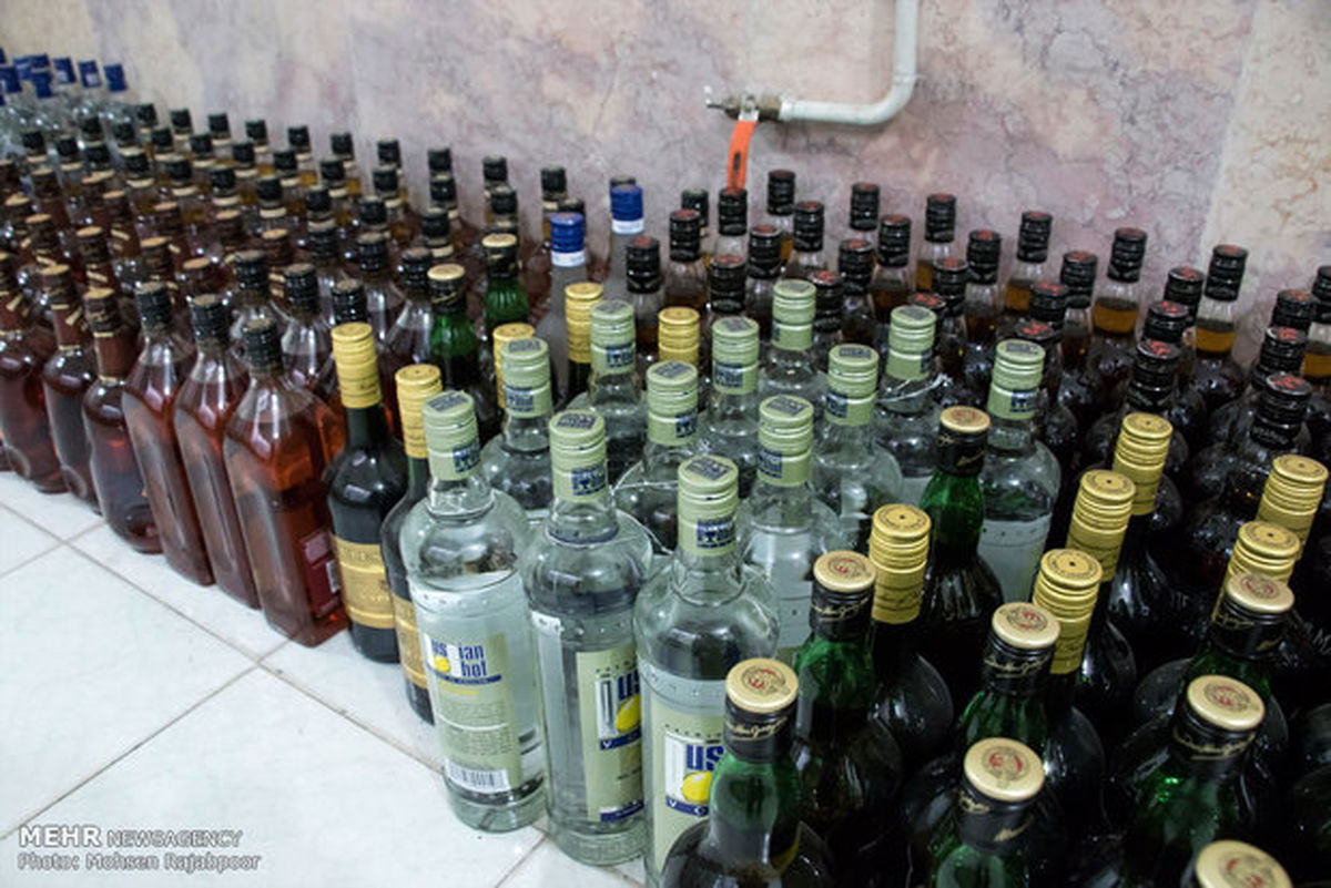 دستگیری سه متهم فروش مشروبات الکی تقلبی در کرج