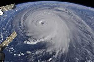دستور تخلیه هزاران نفر در فیلیپین با نزدیک شدن طوفان مانگوت