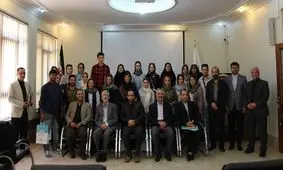 کلید ایرانشناسی، زبان فارسی است