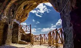 با غار دیدنی کَرَفتو بیشتر آشنا شوید