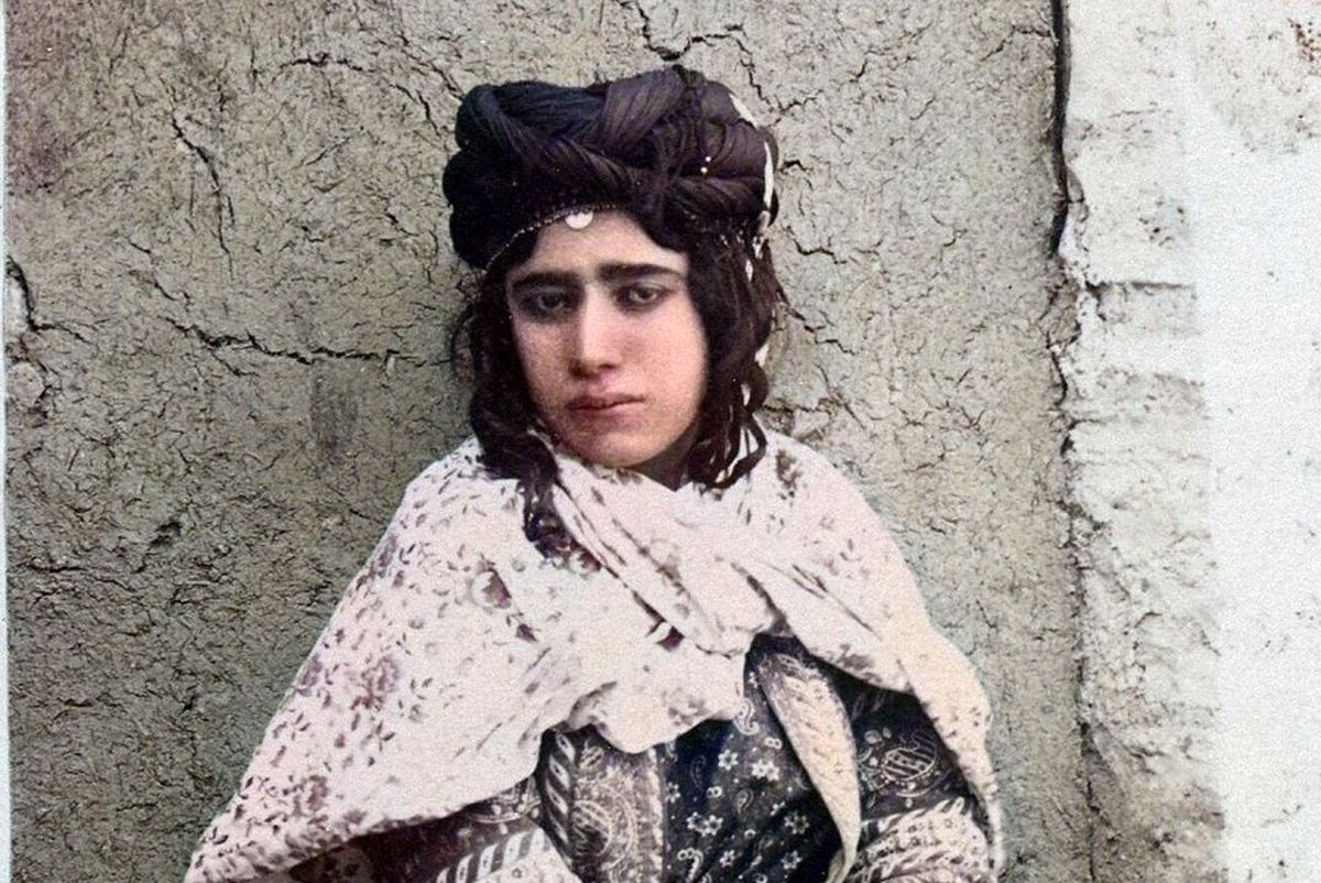 سفر به عصر قاجار؛ از «رقص در چادر عشایر» تا «زندانیها در غل و زنجیر»
