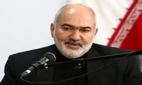 بوسه استاندار خوزستان بر دستان مرزداران هوشیار؛ پاسداشت شجاعت و ایستادگی در دفاع از مرزهای ایران

