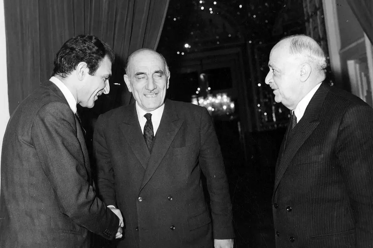 انقلاب علیه سلطنت؛ بازخوانی آنچه در انحلال شورای سلطنت و تاسیس شورای انقلاب گذشت