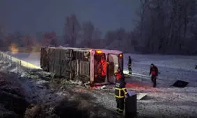 واژگونی اتوبوس در مرکز ترکیه ۳۹ کشته و زخمی داشت