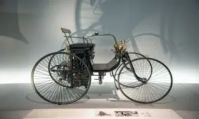 نحوه کار کردن موتور سیکلتی که «آقای سیکل» ۱۰۰ پیش ساخت/ ویدئو