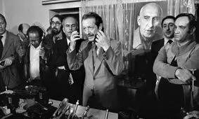 پاسخ بختیار به پرسشِ «چرا انقلاب شد؟»