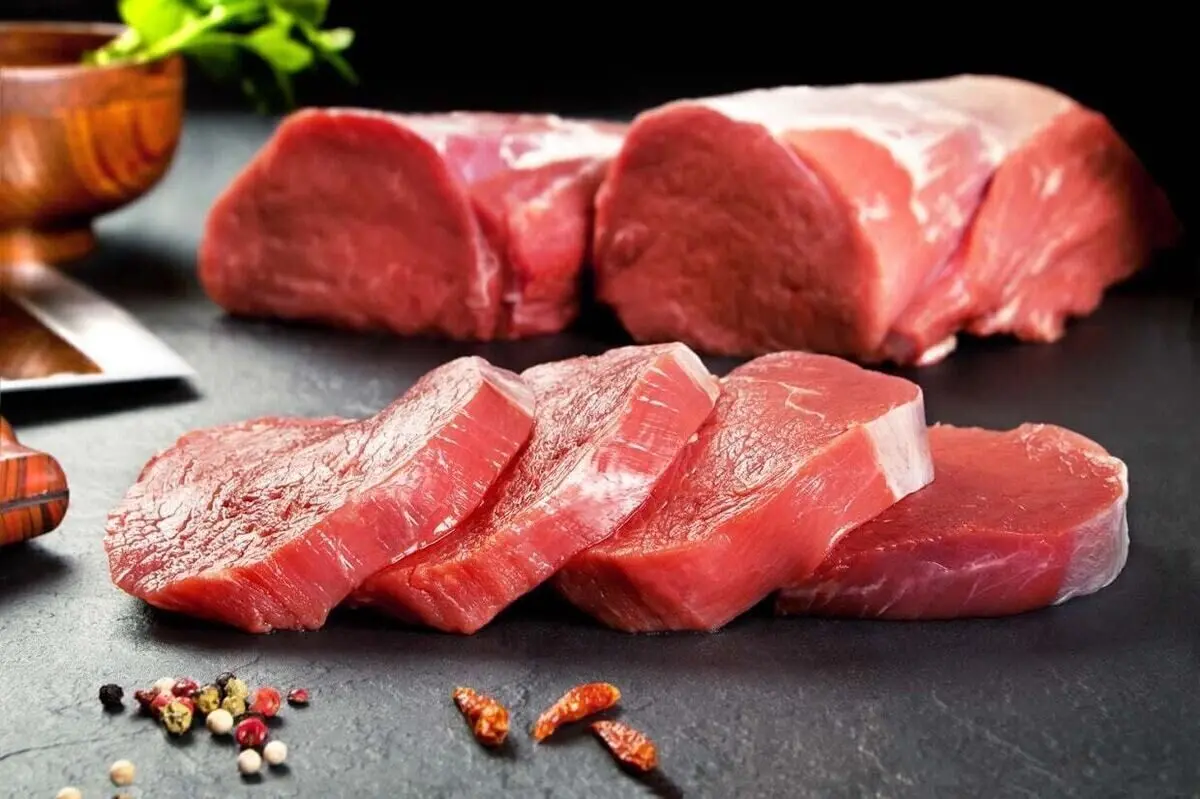 برای تشخیص گوشت فاسد، به تاریخ نگهداری توجه کنید/ ویدئو