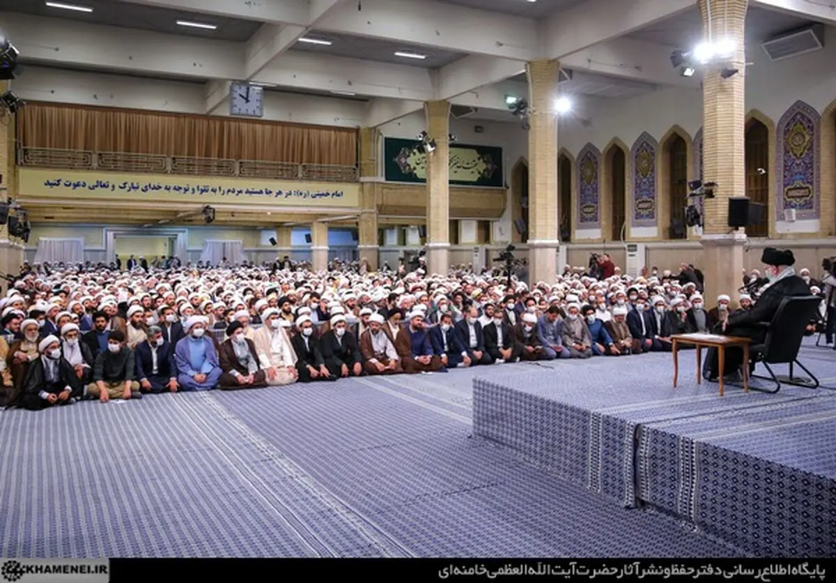  تصاویری از دیدار جمعی از مبلغان و طلاب حوزه‌های علمیه سراسر کشور با رهبر انقلاب